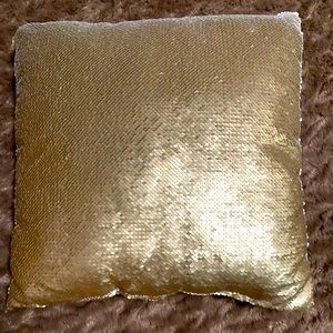 Throw Pillow. Gold Metallic and White Sequin.